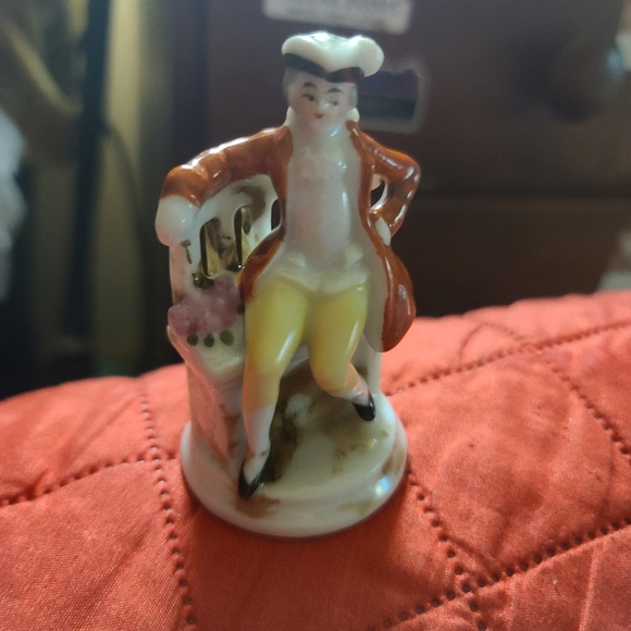 Figure - Picture 6 of 11